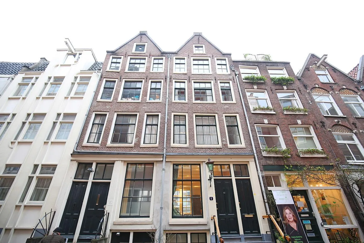 B&B Five Amsterdam Oda ve Kahvaltı